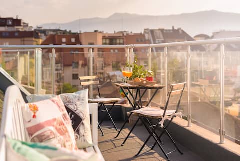 Studio 'Zonnebloem' - central+ underground parking