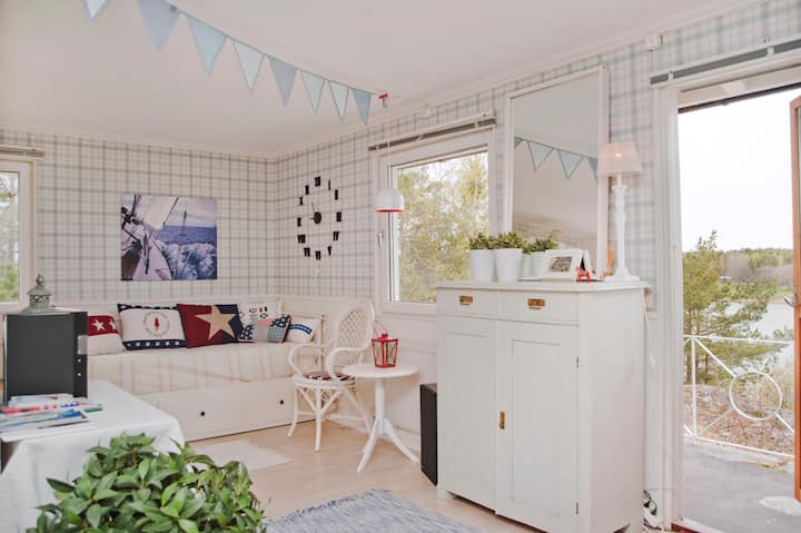 Cottage In New Englandstyle With Sea Wiew - Oxelösund