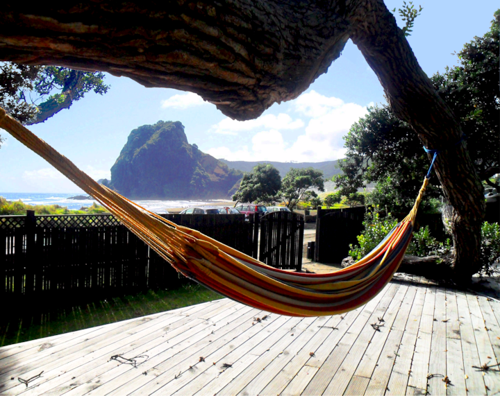 A Beach House At Piha. Beachfront South Piha - Auckland