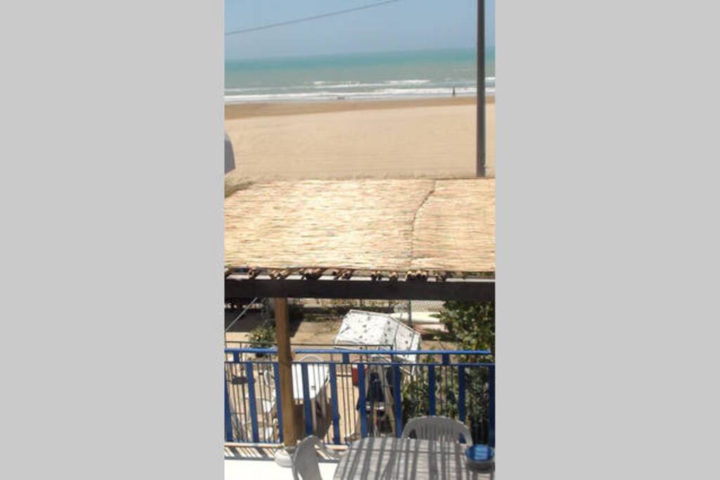 gazebo in canne sulla terrazza