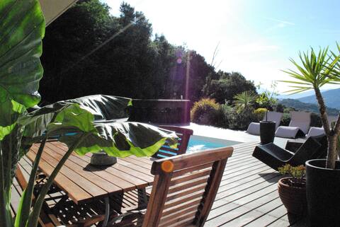 MODERN SINGLE-STORY VILLA 4 BEDROOMS