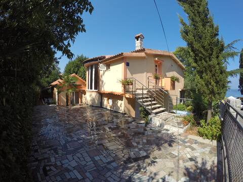 Bungalow Marko 20 meter from beach