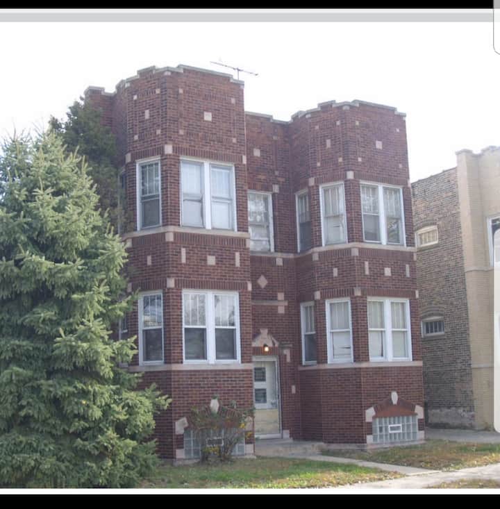 Rental unit in Calumet City · ★4.79 · 2 bedrooms · 4 beds · 1 bath