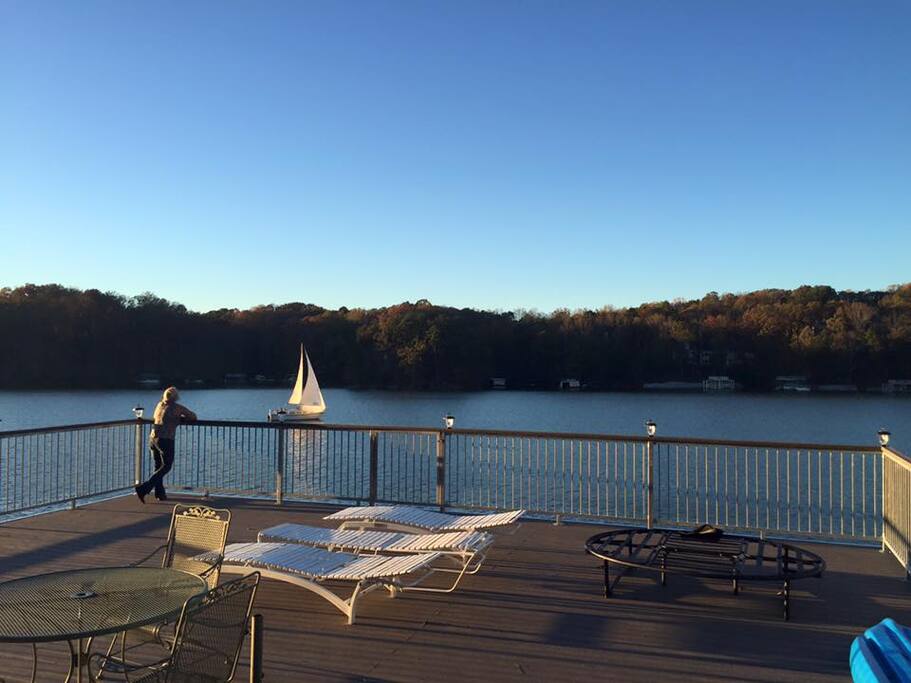 Huge top sun deck 19ft above lake level. VERY deep water with lots of boating and fishing activity.