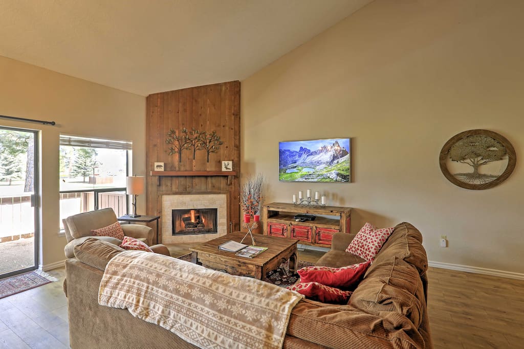 The comfortable furnishings and gas fireplace make the space feel just like home!