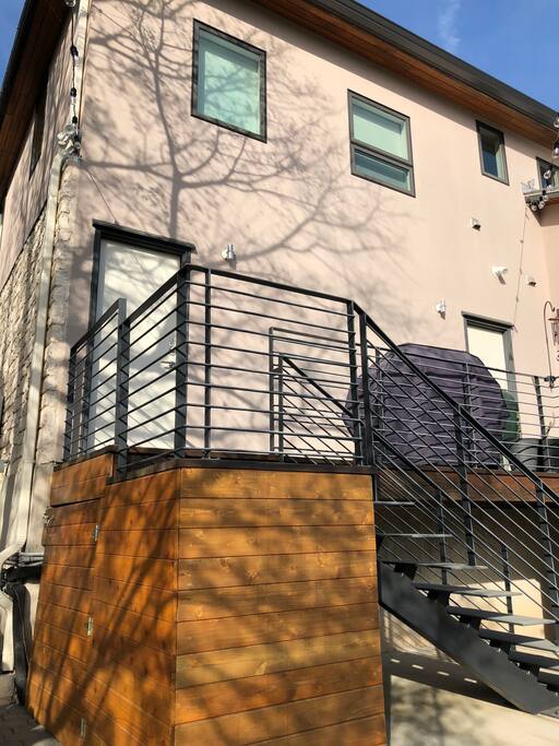 Private entry to apartment