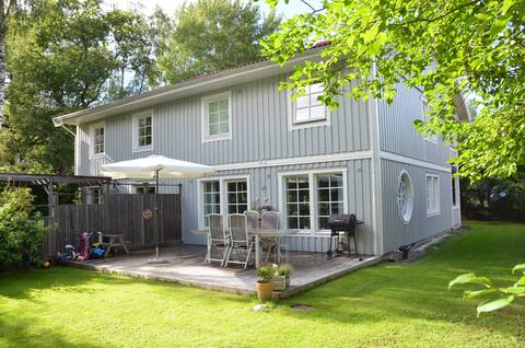 Semi-detached house with garden close to Stockholm