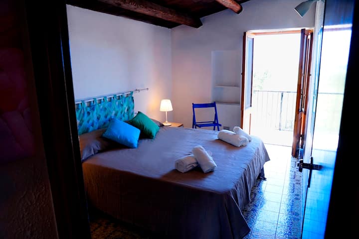 חדר זוגי "גל כחול" עם נוף לים במרפסת