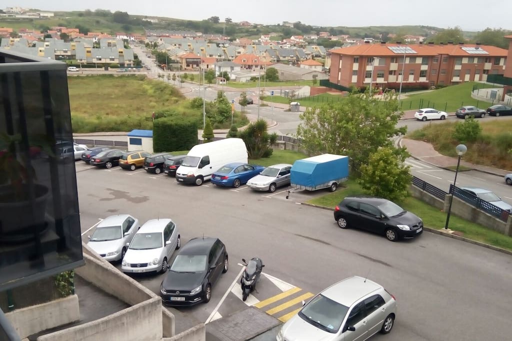 Zona privada de aparcamiento.