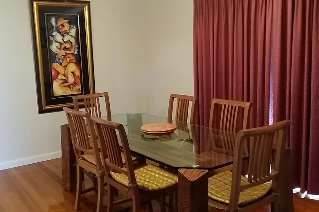 Dining room.