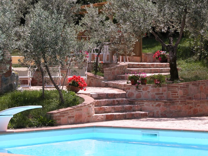 VILLA SASSOVIVO, PANORAMIC VIEWS IN UMBRIA