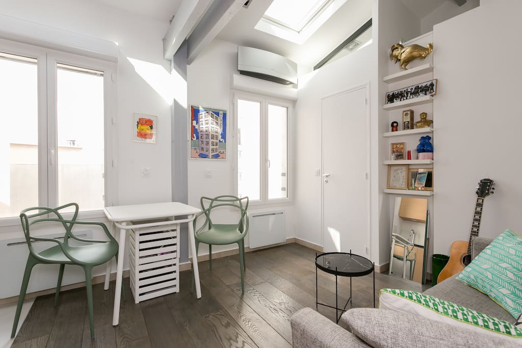 There are five windows in total so the place is extremely bright.