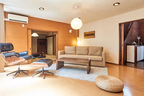 Perfect base for Tokyo sightseeing in a secluded mansion, a location in the center of Shibuya, and a