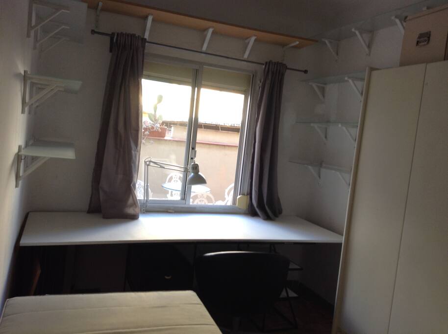 ROOM FREE 425 /Month