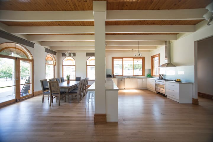 Yarra Valley Fruit Farm with pool.