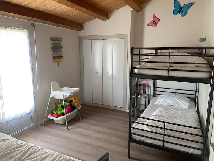 საძინებელი 3 საწოლი