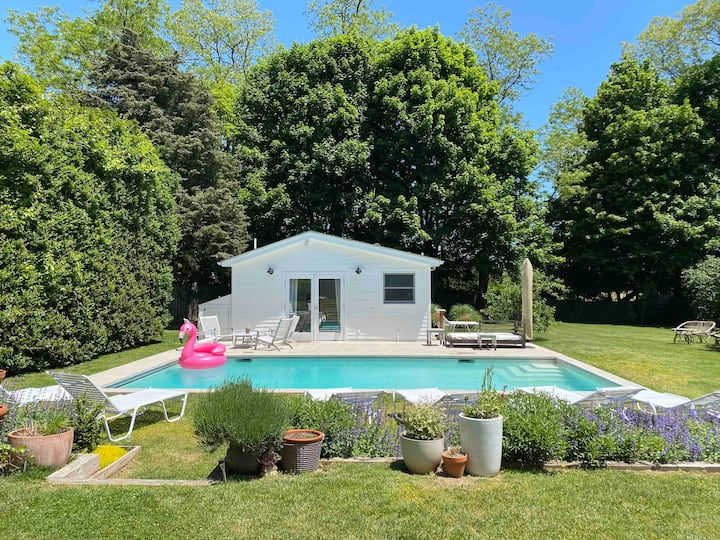 Sleek And Chic Cottage/pool House - Hamptons, NY