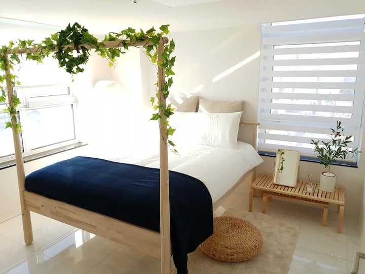 1号房间位于1楼