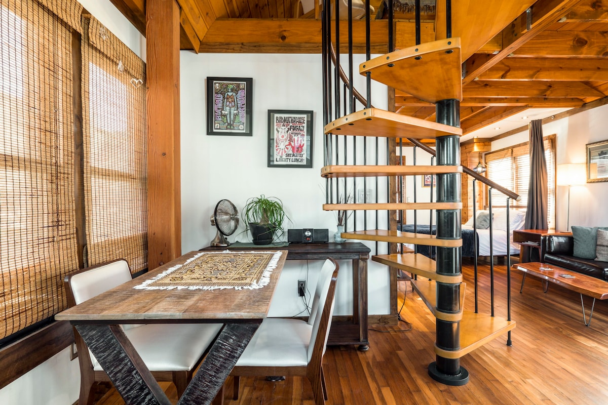 Modern Lofted Cottage Custom Woodwork, Central ATX