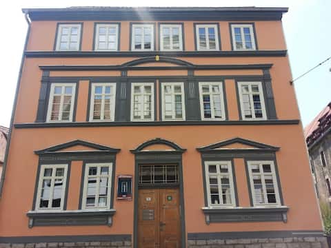 Top Airbnb: Herberge Am Moritztor Dach-Etage "Petersbergblick" in Erfurt