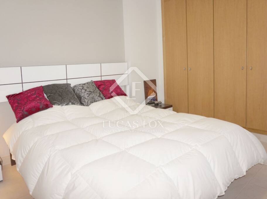 Room 2: views to the sea