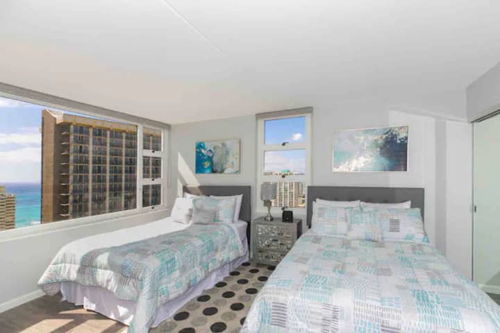 Ვირტუალური გასეირნება - https://youtu.be/AO-NK4Whsr4