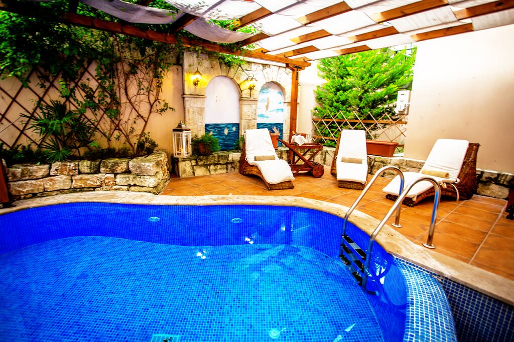 Private Pool with Hydromassage