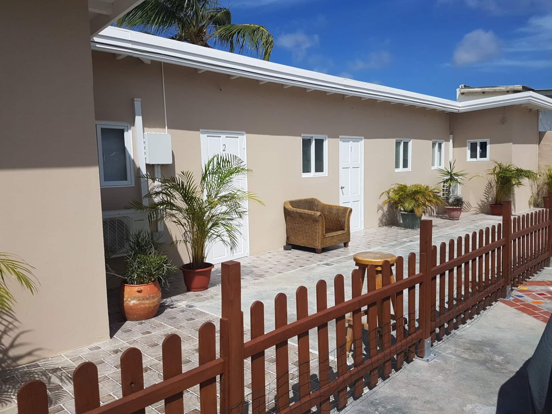Dabian Apt #2, close to beach, downtown, harbour.