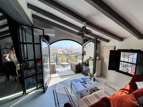 PASCAL Y DOMINIQUE suite with sea view in old city