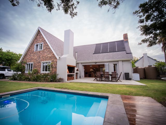 Cottage with Pool, Garden & Off-Street Parking