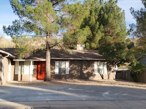 La verkin Pines 
Quiet, comfortable 4bed 2 bath