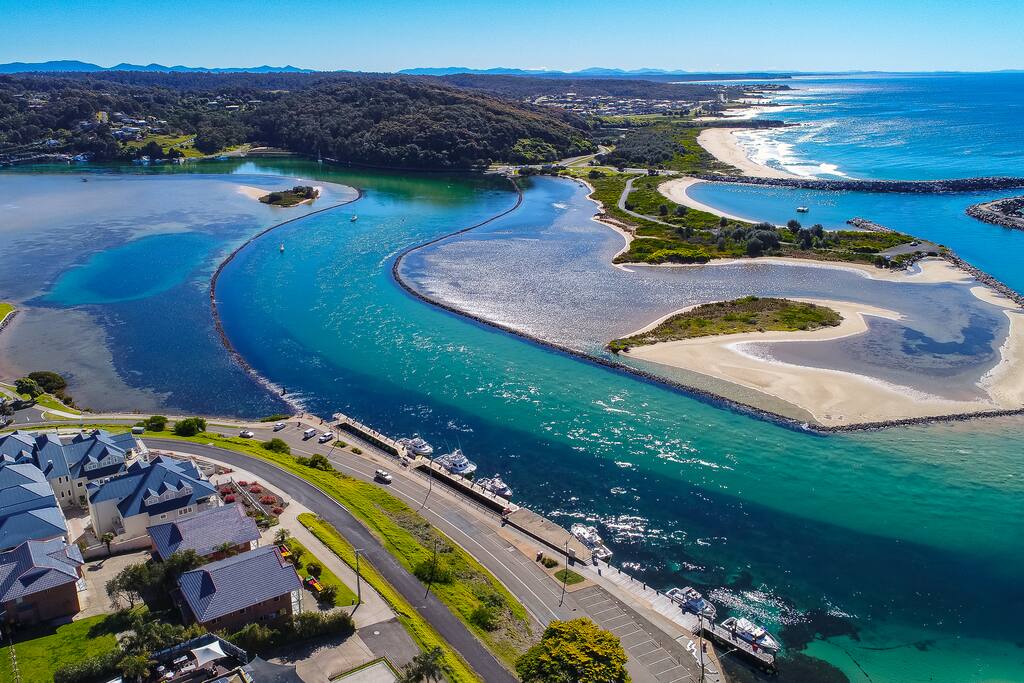 Wharf Apartments on Wagonga Inlet entrance