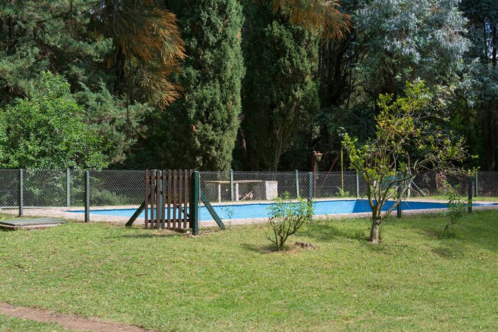 Piscina con protección