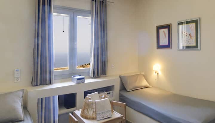 Secondary bedroom - Thalatta Thalatta