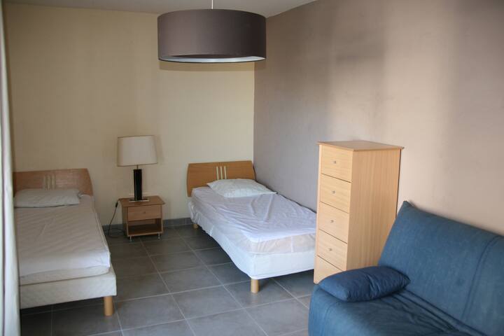 غرفة النوم 2