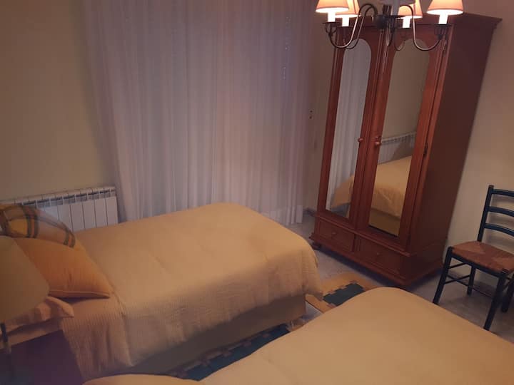 Habitación con dos camas