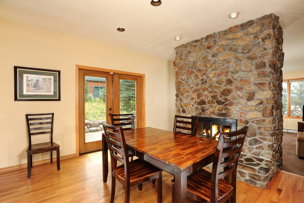 Enjoy your dinner in front of the fireplace