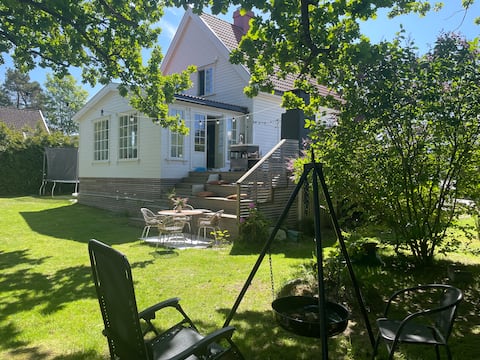 Spacious villa, central, short distance to Strand