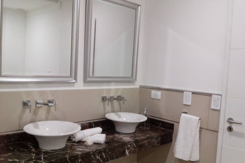 Baño principal suite