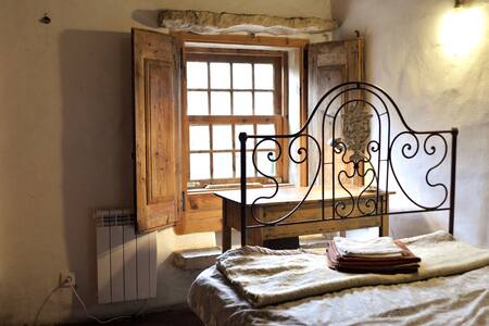 Single Room in a Organic Rustic Farm house