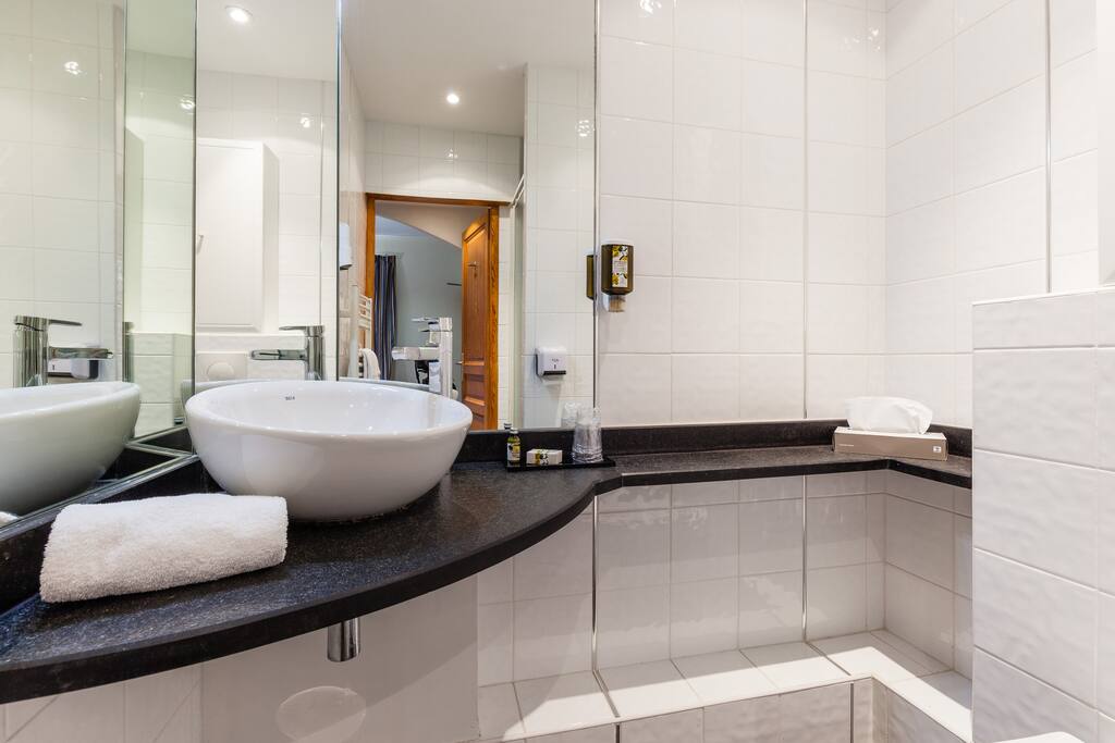 salle d'eau avec WC