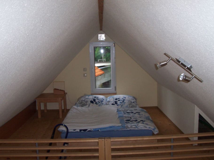 Schlafzimmer im Dach