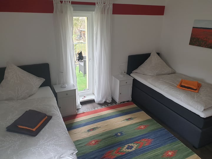 Dormitorio 2 con camas individuales de 90 cm × 200 cm
