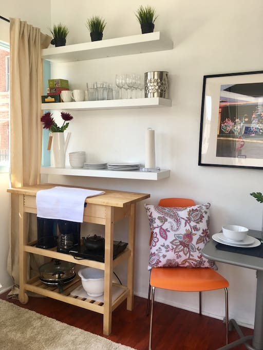 Kitchenette (no sink)