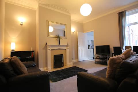 St Vincent Street, family friendly home from home