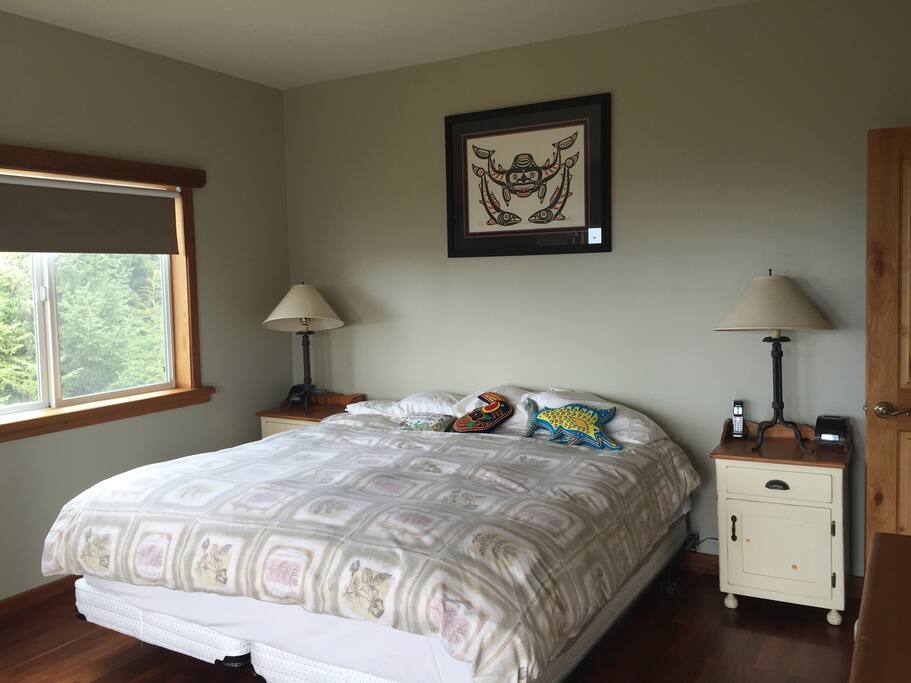 Master Bedroom with ensuite bath and sunken tub. Pillowtop mattress