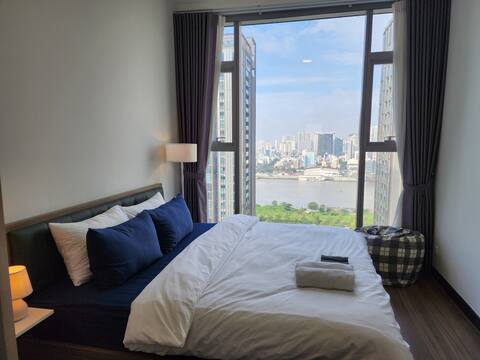 Stunning view 1BR | King Bed @ Empire city
