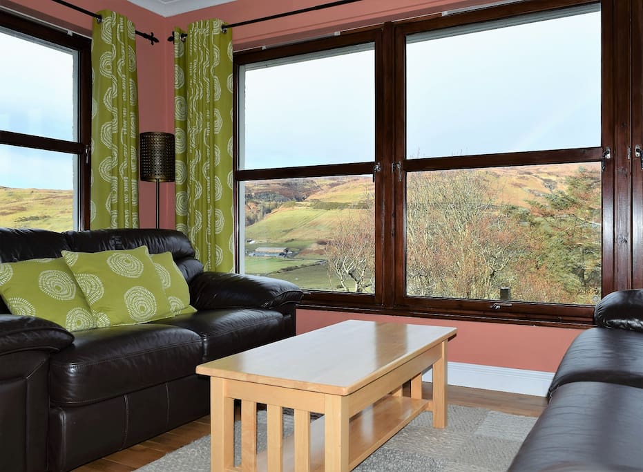 Sitting area to the front of the cottage, overlooking Glen Drynoch