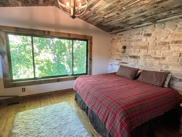 Primarna spavaća soba s prekrasnim pogledom na planinu 