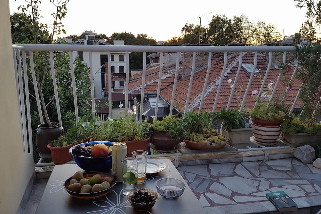 A dinner at the balcony!